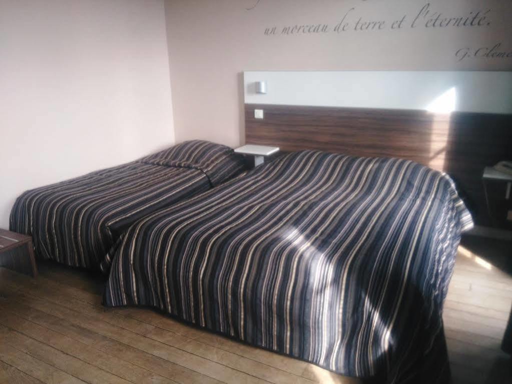 Logis Hotel & Restaurant - Les Bords De Seine La Roche-Guyon Eksteriør billede