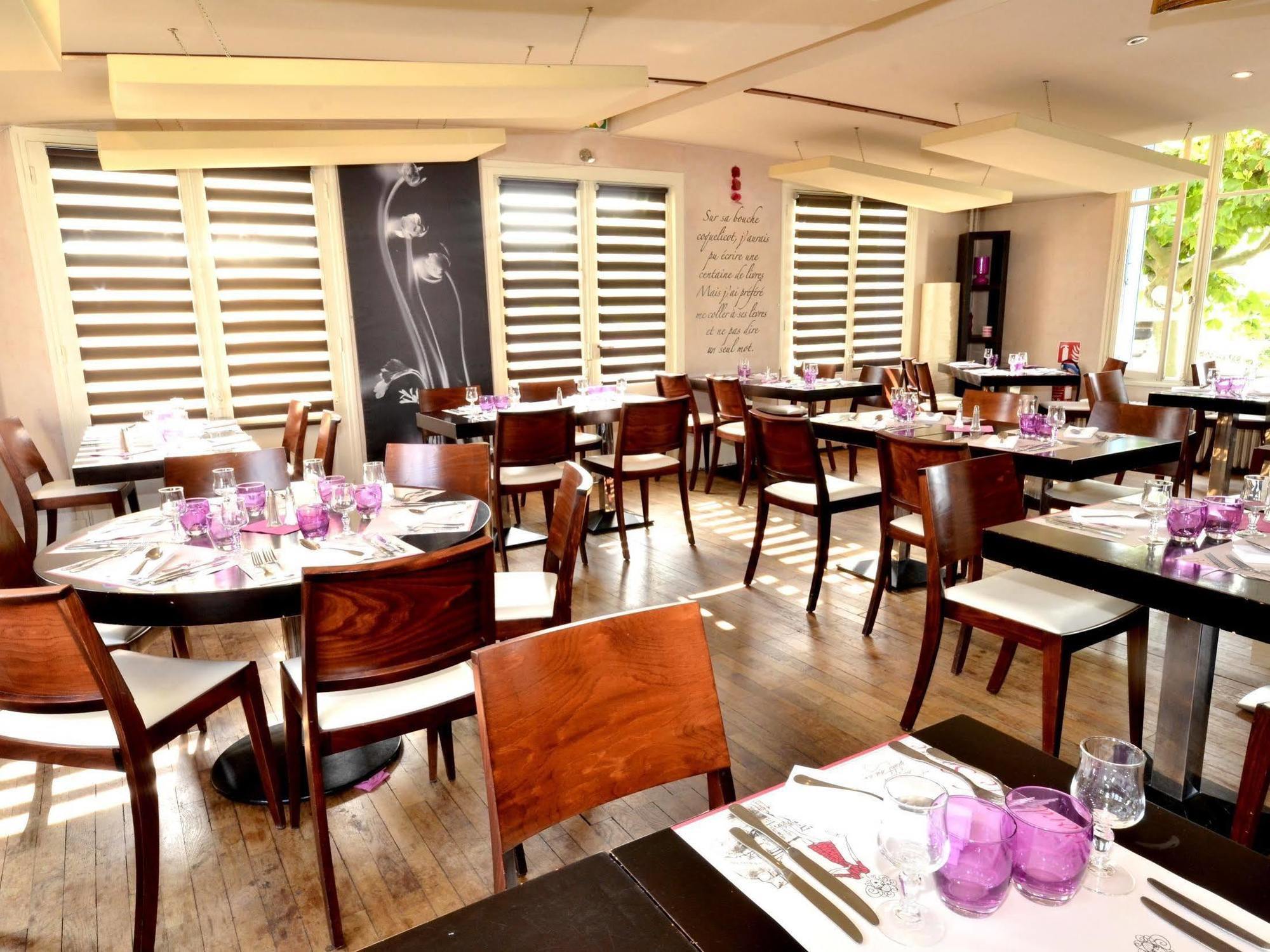 Logis Hotel & Restaurant - Les Bords De Seine La Roche-Guyon Eksteriør billede