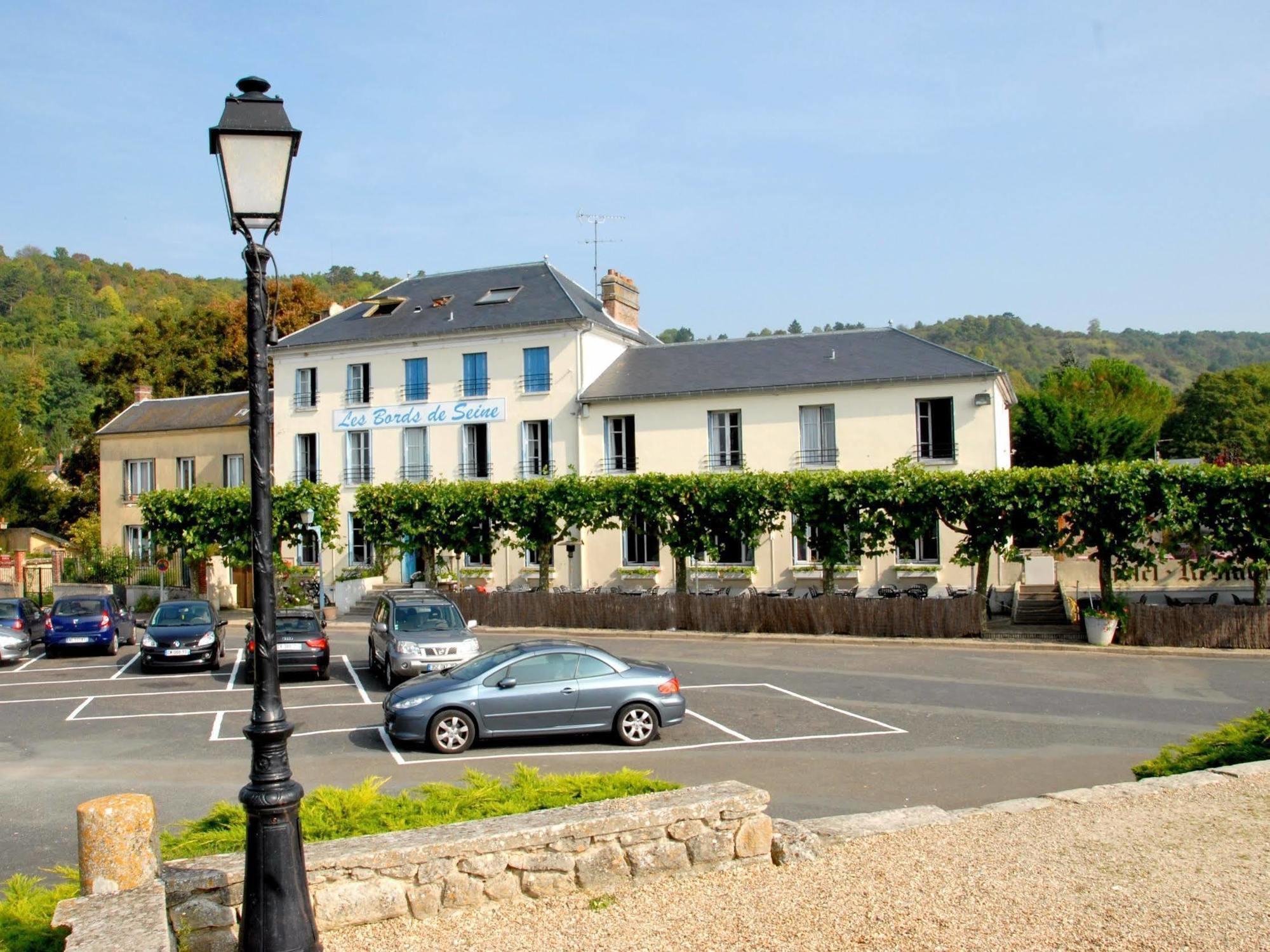 Logis Hotel & Restaurant - Les Bords De Seine La Roche-Guyon Eksteriør billede