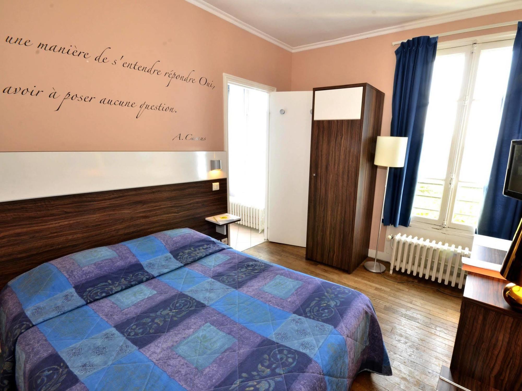 Logis Hotel & Restaurant - Les Bords De Seine La Roche-Guyon Eksteriør billede